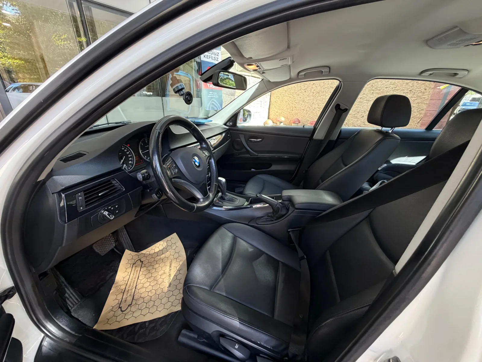 BMW 320d xDrive Comfort — fotoğraf 18